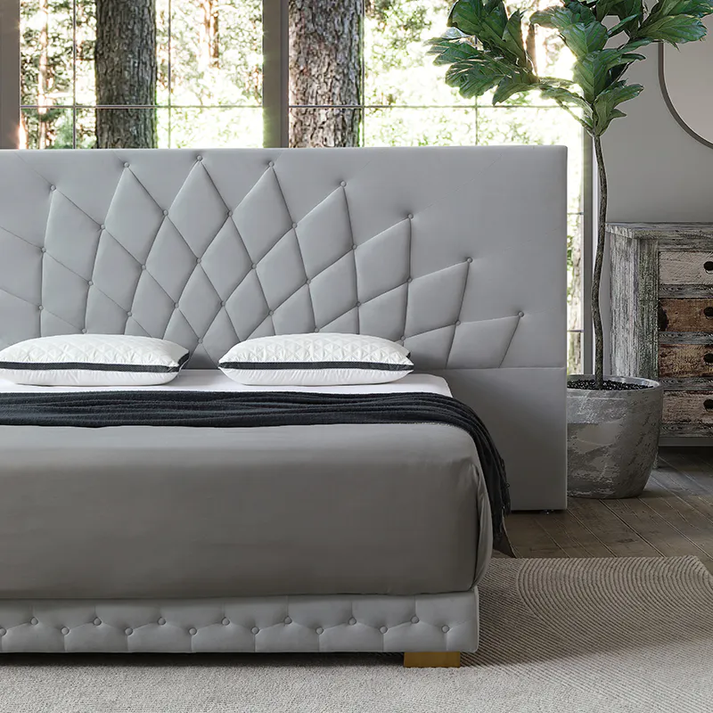 MB3683ZT Royal Grand Tufted upholstered bed with strong base King size - JLH Furniture